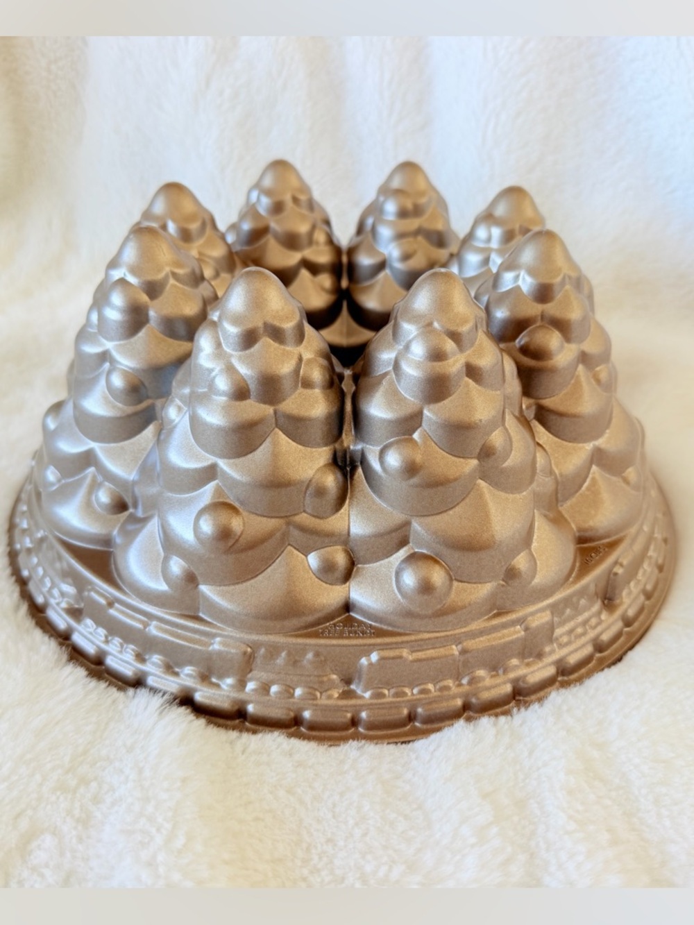 Nordic Ware Holiday Tree Bundt Pan 10 Cups - Made in USA - Christmas - Festive